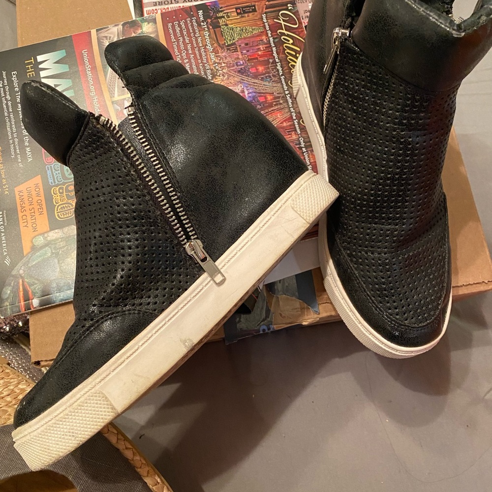GUC Steve Madden wedges